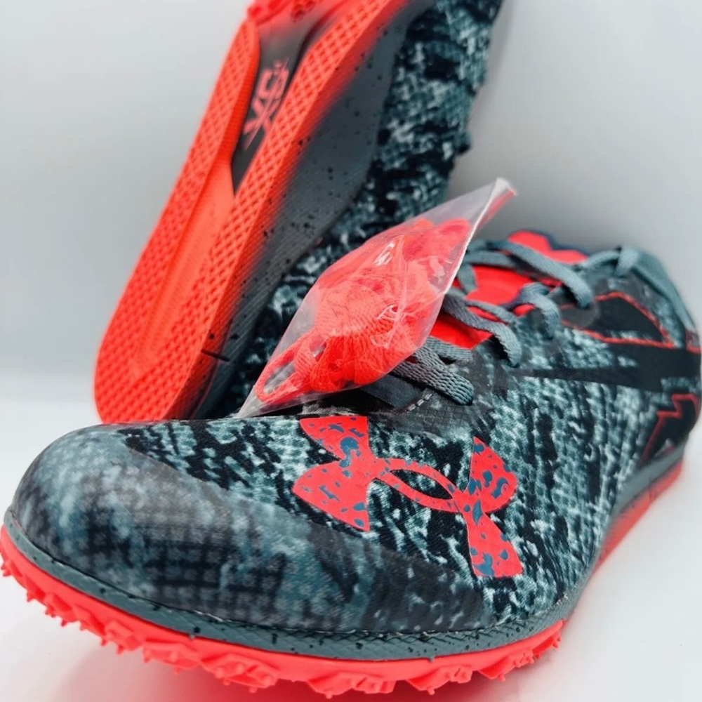 Under Armour Brigade XC Low Spikeless Running Shoes Sz 7.5M/9 W